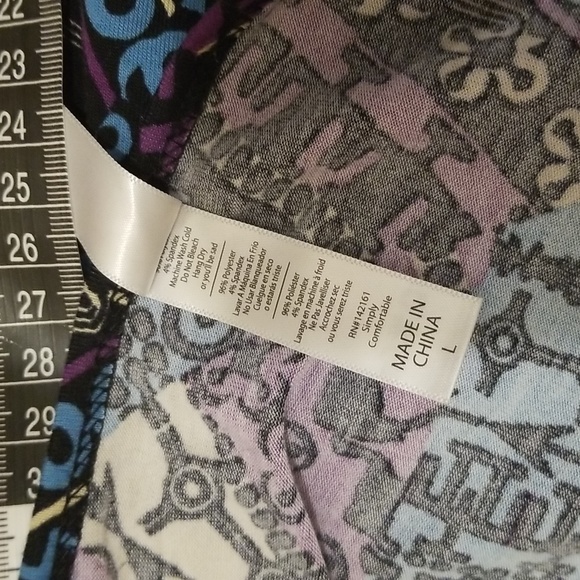 🌸2 for $15🌸 LulaRoe Purple and Blue Print Flowy Tunic Top - Picture 8 of 8